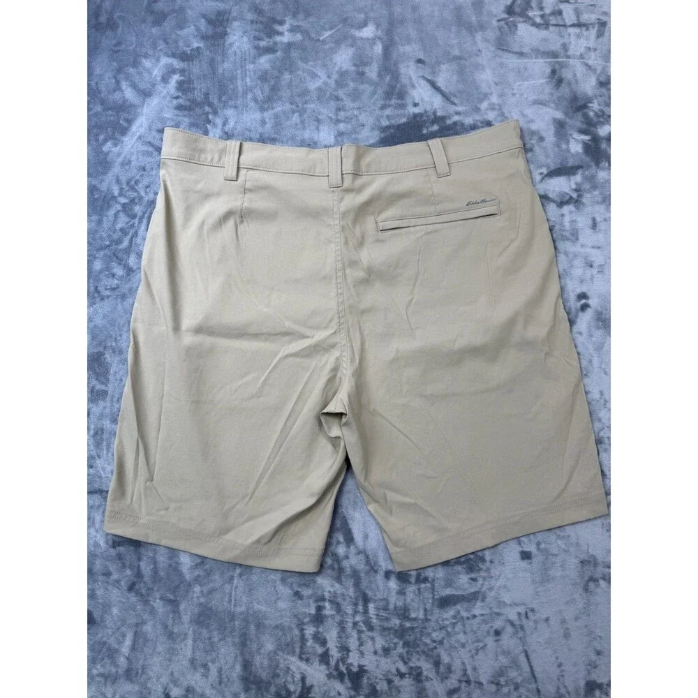 Eddie Bauer Mens sz 38 Shorts Beige Cargo Rainer Tech Inseam 10